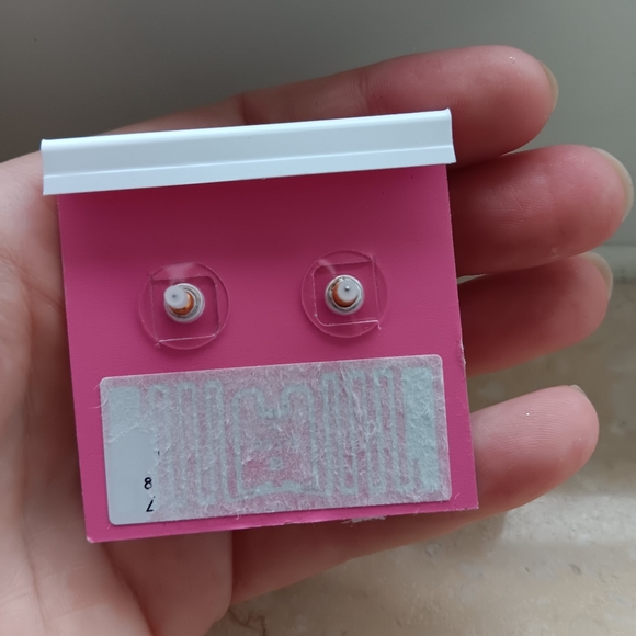 Betsey Johnson Purple Crystal Butterfly 🦋  3D Stud Earrings NWT. - Picture 7 of 7